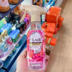 Xịt Thơm Và Làm Phẳng Quần Áo KAO Flair Fragrance Flower Hamony