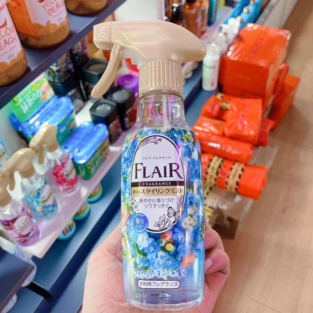 Xịt Thơm Và Làm Phẳng Quần Áo KAO Flair Fragrance Flower Hamony