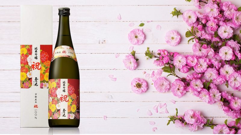 Rượu Sake Nhật Bản Có Nồng Độ Cồn Bao Nhiêu? Rượu Sake Tamanohikari Junmai Ginjo Iwai là loại rượu Sake cao cấp, được sản xuất từ gạo và nước tinh khiết
